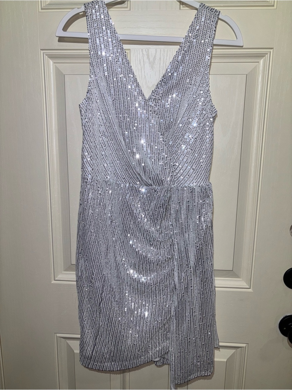 Laundry By Shelli Segal Silver Sequin Wrap V-Neck Mini Dress